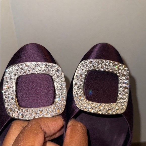 Roger Vivier Burgundy Embellished Satin D'orsay Ballerinas Flats. Size 36. US 6 - Picture 9 of 10